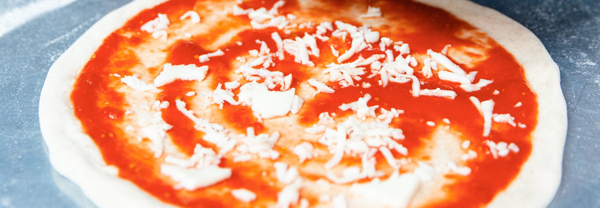 How to make Neapolitan pizza: Topping the pizza