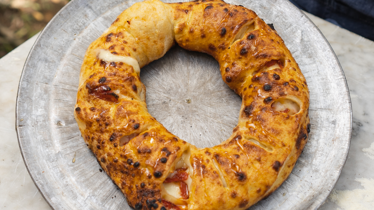 Circular Stromboli recipe poster image